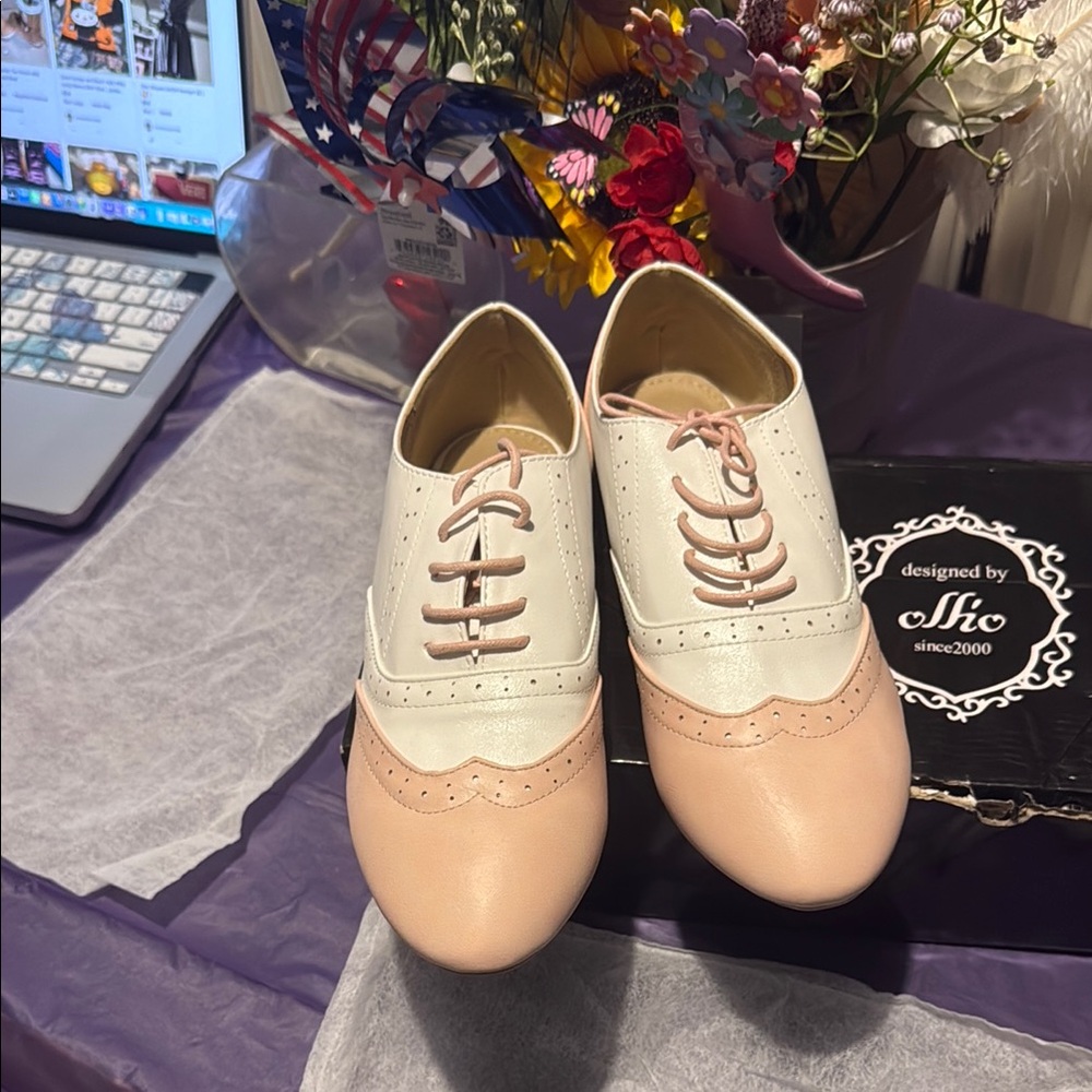 Ollio Women's Two-Tone Pink and White Lace-Up Flats NWOT SZ-10